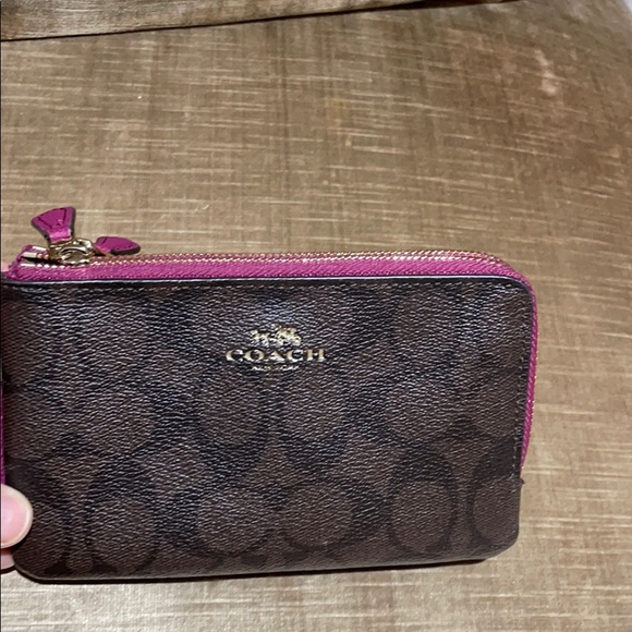 Coach wristlet brown print raspberry accents nwot - Picture 2 of 10